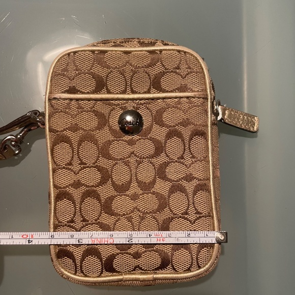 Coach Small Zip Case for AirPods/Wallet/Money - Picture 3 of 3